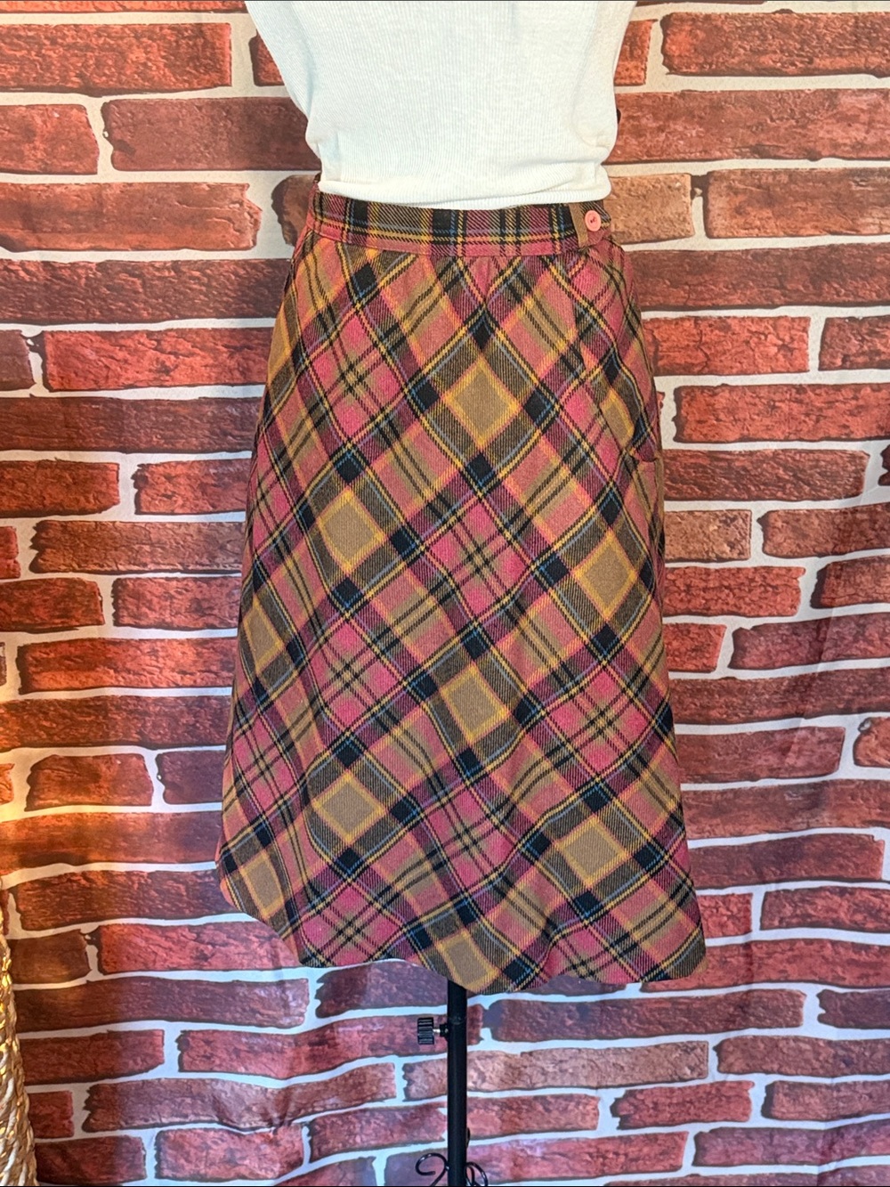💃🏻 Loubella Vintage Wool Plaid Skirt – Pink/Gold – Sz 14 (runs small) / C